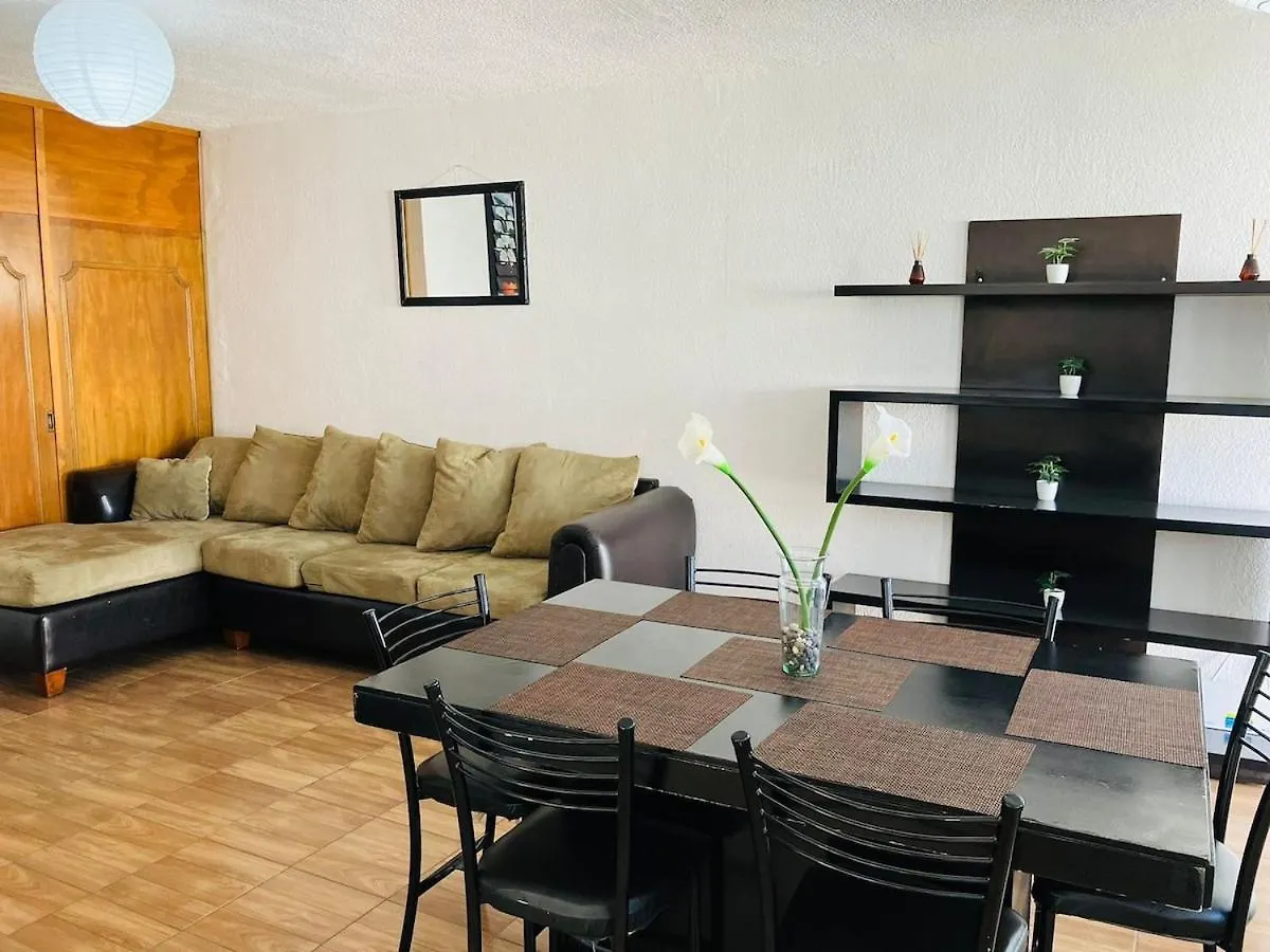 Grupos Y Empresas Hasta 18 Personas 3 Parking Villa Queretaro Mexico