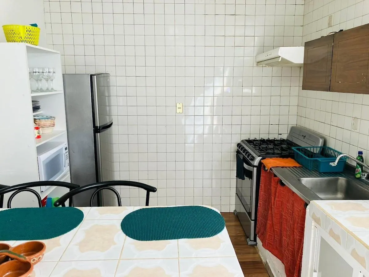 Grupos Y Empresas Hasta 18 Personas 3 Parking Villa Queretaro Mexico