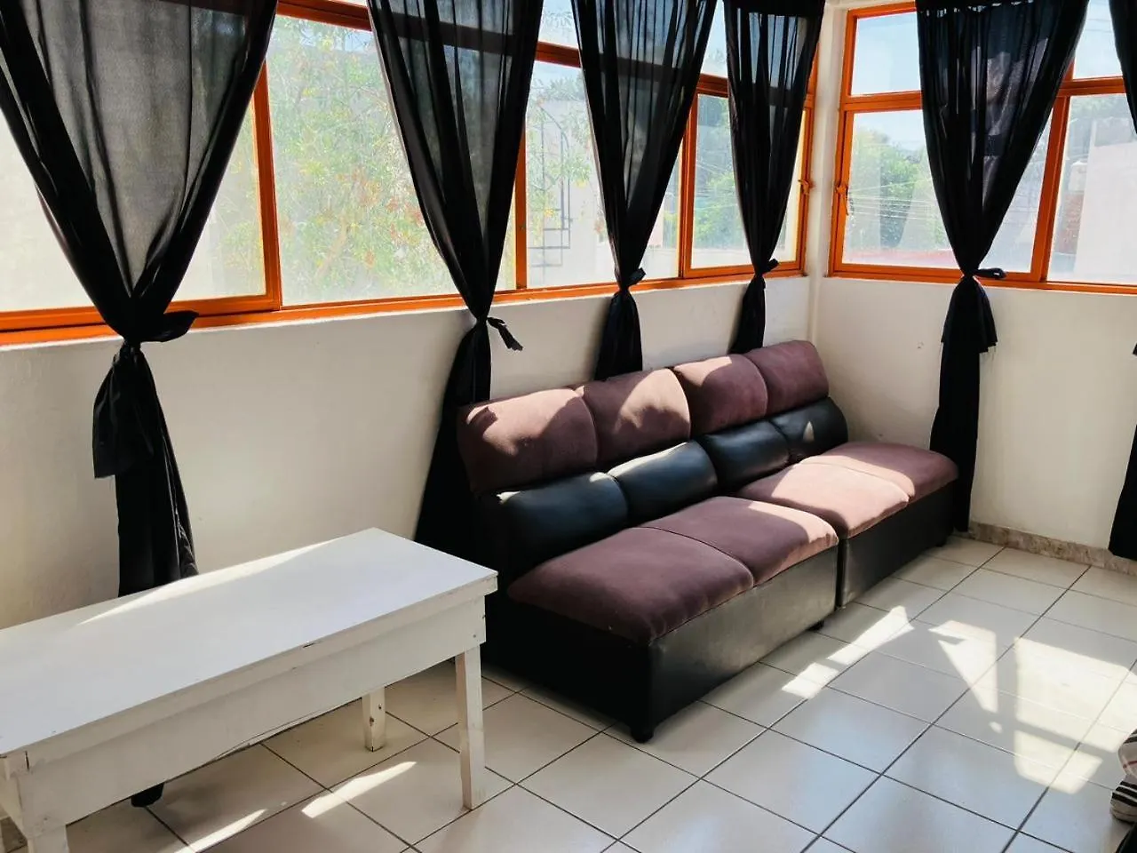Grupos Y Empresas Hasta 18 Personas 3 Parking Villa Queretaro