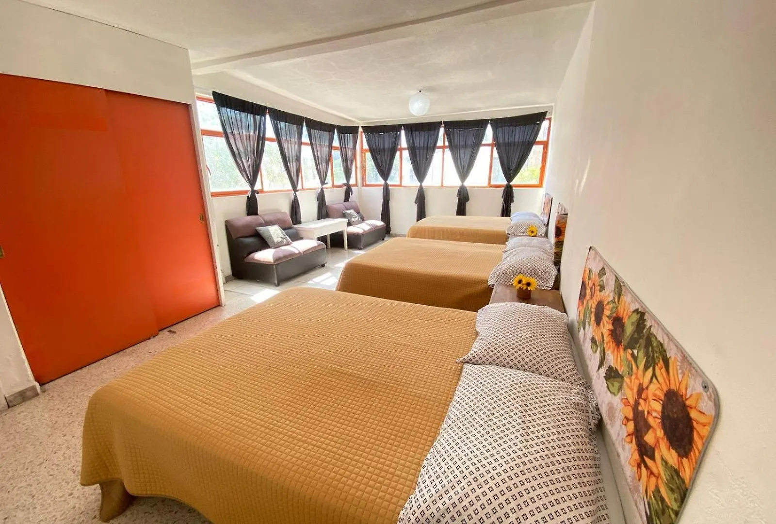 Grupos Y Empresas Hasta 18 Personas 3 Parking Villa Queretaro